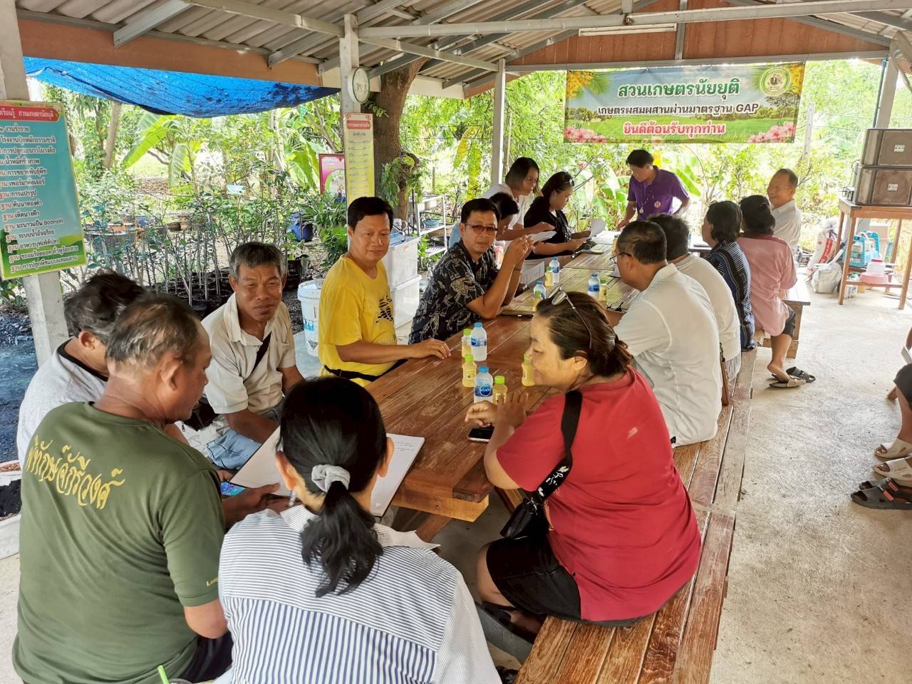 พช.บางปลาม้า ส่งเสริม สนับสนุนพื้นที่ตำบลองครักษ์ ปลูกพืชผักปลอดสารพิษ